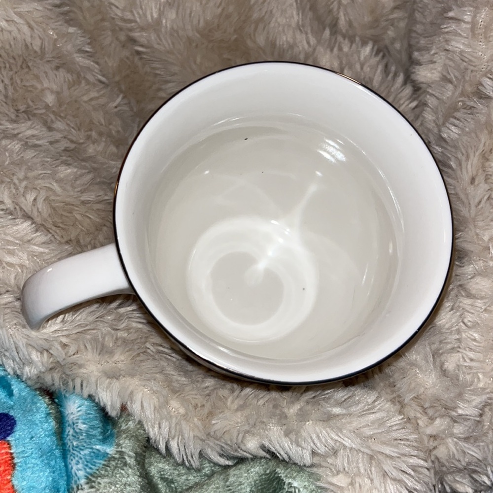 Monogram C mug Sheffield Home white and gold - Picture 4 of 6
